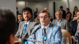 Martín Rappallini, presidente de la UIA, pasó por San Juan y dejó importantes declaraciones, al estimar que San Juan puede convertirse en el próximo Añelo, por el boom del cobre. Martín Rappallini, presidente de la UIA, pasó por San Juan y dejó importantes declaraciones, al estimar que San Juan puede convertirse en el próximo Añelo, por el boom del cobre.