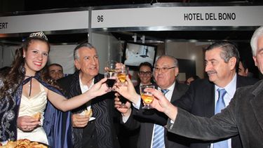 Entre brindis, juego y fotos