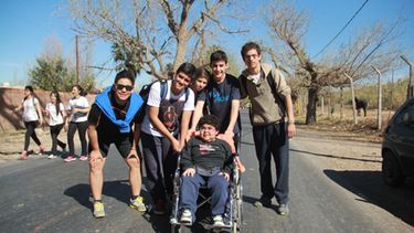 Cientos de jóvenes peregrinaron a Ceferino