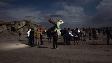 ¿Todavía no tenés planes para Semana Santa? viví la experiencia de Ischigualasto bajo la luna llena
