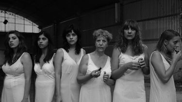 Teatro de la Memoria: Dos historias de mujeres en el cierre