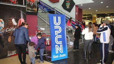 Exito total del chocolate de UPCN en el Hiper Libertad