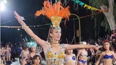 Video: a pura espuma, así se vivió el Carnaval en San Martín