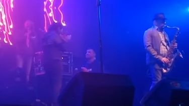 Video: Sanjuanino le propuso casamiento a su novia en pleno recital de Las Pastillas