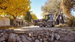 Comenzaron con la pavimentación en un importante barrio en Caucete