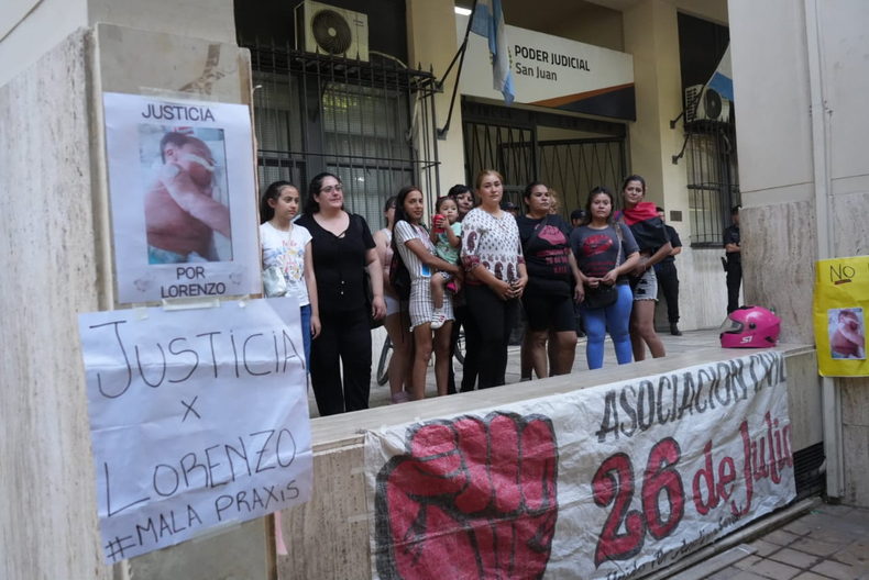 Una de las organizaciones sociales que acompañaron a la familia Barrionuevo.