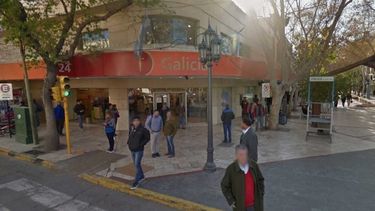 Para abaratar el alquiler, dos bancos se mudan del microcentro