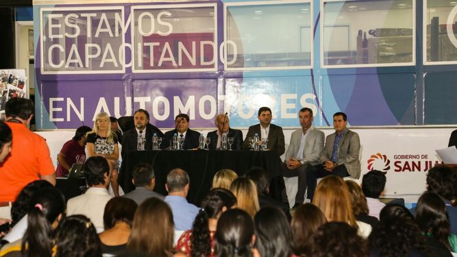 Soldadura y mecánica de autos, las nuevas oportunidades para aprender