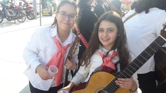Le robaron la guitarra con la que estudia y pide ayuda para recuperarla Le robaron la guitarra con la que estudia y pide ayuda para recuperarla