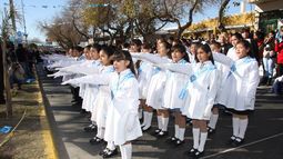 Más de mil alumnos prometieron lealtad a la bandera