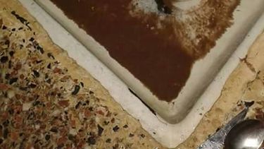 Vecinos denuncian que sólo tienen agua turbia desde hace días