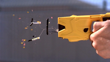 la provincia empezo la licitacion de pistolas taser para equipar a la policia la provincia empezo la licitacion de pistolas taser para equipar a la policia