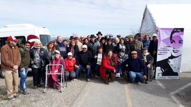 Emotiva participación de los abuelos en la cabalgata