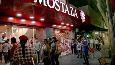Abrió Mostaza y los sanjuaninos coparon el local