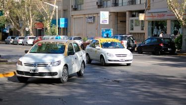 Entregaron nuevas licencias de taxis y presentaron una app para viajar más seguro