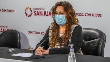 Mónica Jofré: Si los casos no bajan, probablemente se sature el sistema