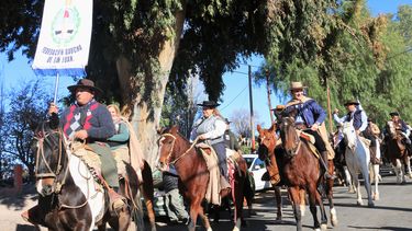 la agrupacion gaucha don bosco homenajeo a manuel belgrano con una sentida y patriotica cabalgata la agrupacion gaucha don bosco homenajeo a manuel belgrano con una sentida y patriotica cabalgata