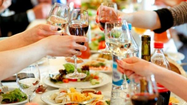 ¡Unas ganas de terminar el 2023! Cada vez más sanjuaninos adelantan las cenas de fin de año