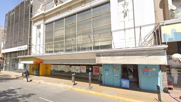 El ex Cine Renacimiento, ubicado en calle Mitre casi General Acha.
