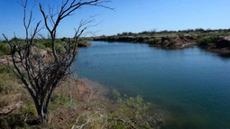 Las Lagunas de Guanacache se encuentra en la parte disputada con San Luis. Las Lagunas de Guanacache se encuentra en la parte disputada con San Luis.